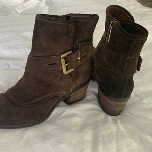 Donald J Pliner Diem Brown Suede boots size 8.5